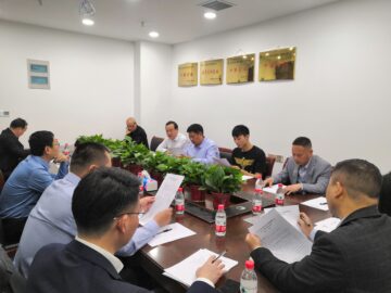 河南省建筑業(yè)協(xié)會(huì)建筑修繕?lè)謺?huì)次理事會(huì)在朝欽節(jié)能鄭州營(yíng)銷中心舉行